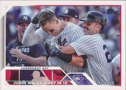 New York Yankees players celebrating, featured on the Aaron Judge baseball card