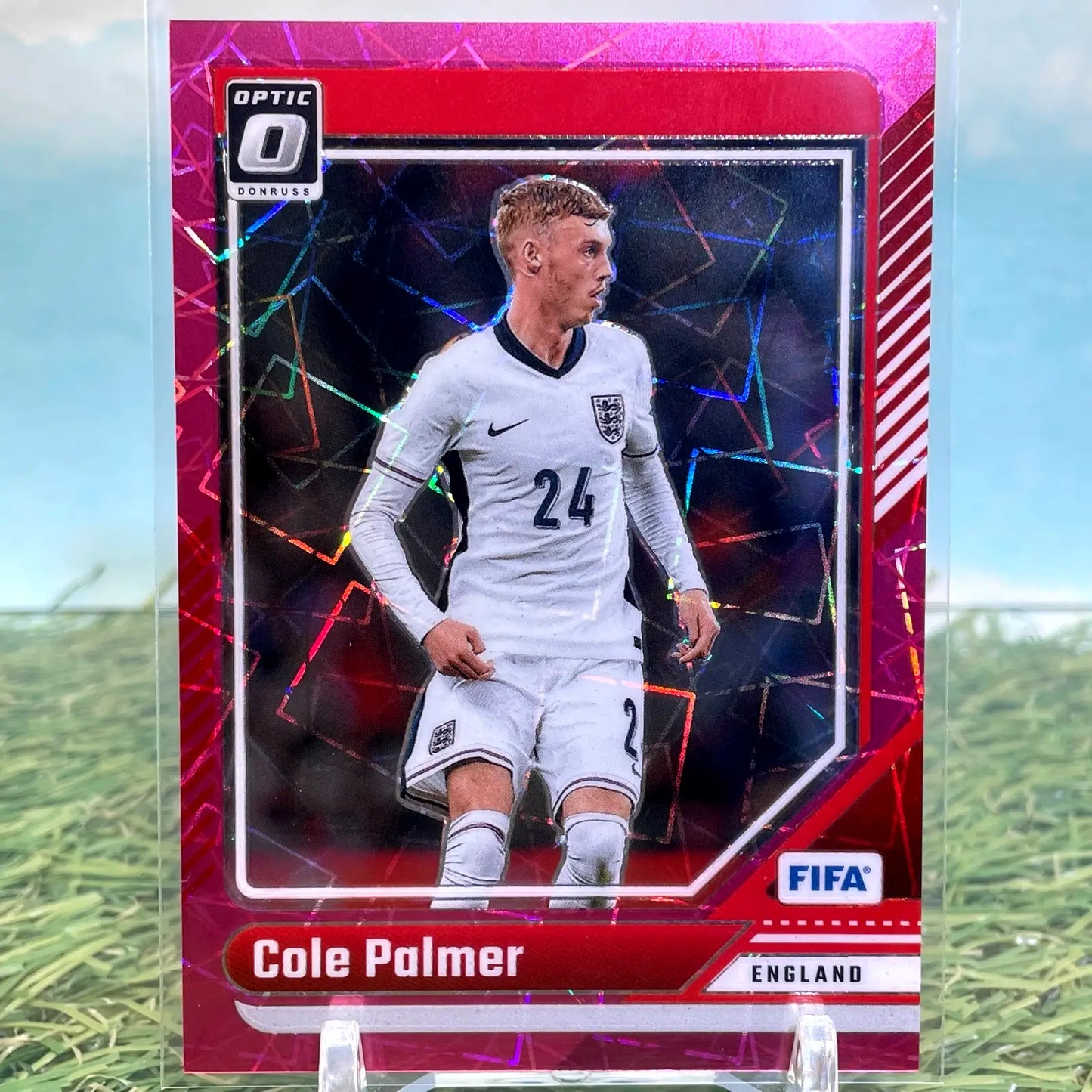 Pink velocity prizm soccer trading card featuring Cole Palmer in England jersey
