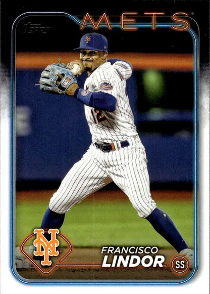 Francisco Lindor throwing in pinstripes on New York Mets Baseball Card 2024 Topps #650