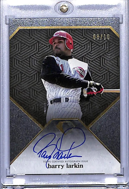 Barry Larkin autographed baseball card from Topps Diamond Icons featuring Cincinnati Reds logo