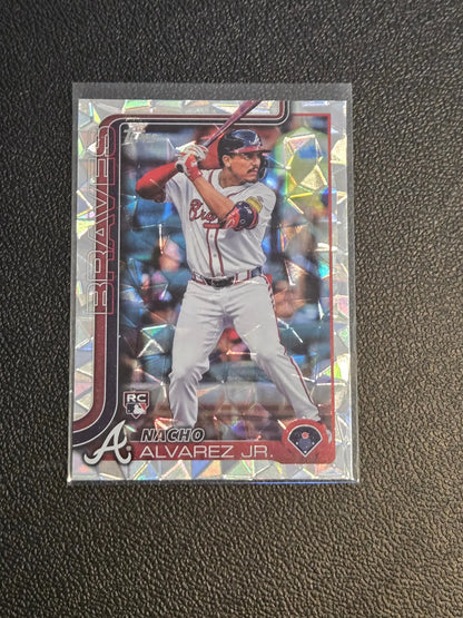 Baseball trading card of Nacho Alvarez Jr. in 2025 Topps Diamante Foil series