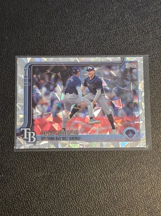 Baseball trading card Hoop Dreams 2025 Topps #291 with Diamante Foil in protective sleeve