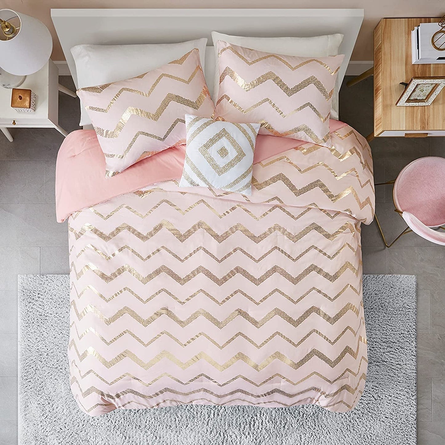 Ziggy Pink/Rose Gold Comforter Set for Full/Queen Bed-0