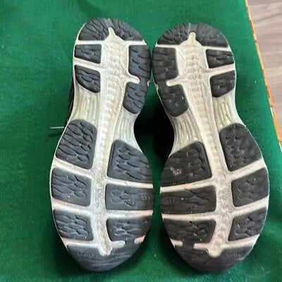 Worn sole of Asics Women’s GEL-CUMULUS 19 running shoe with visible tread and wear