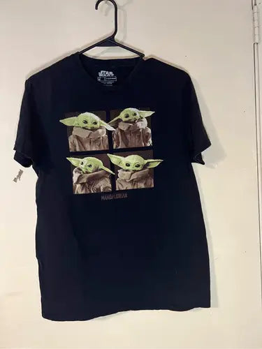 Black T-shirt with four Grogu images from The Mandalorian for Baby Yoda Star Wars