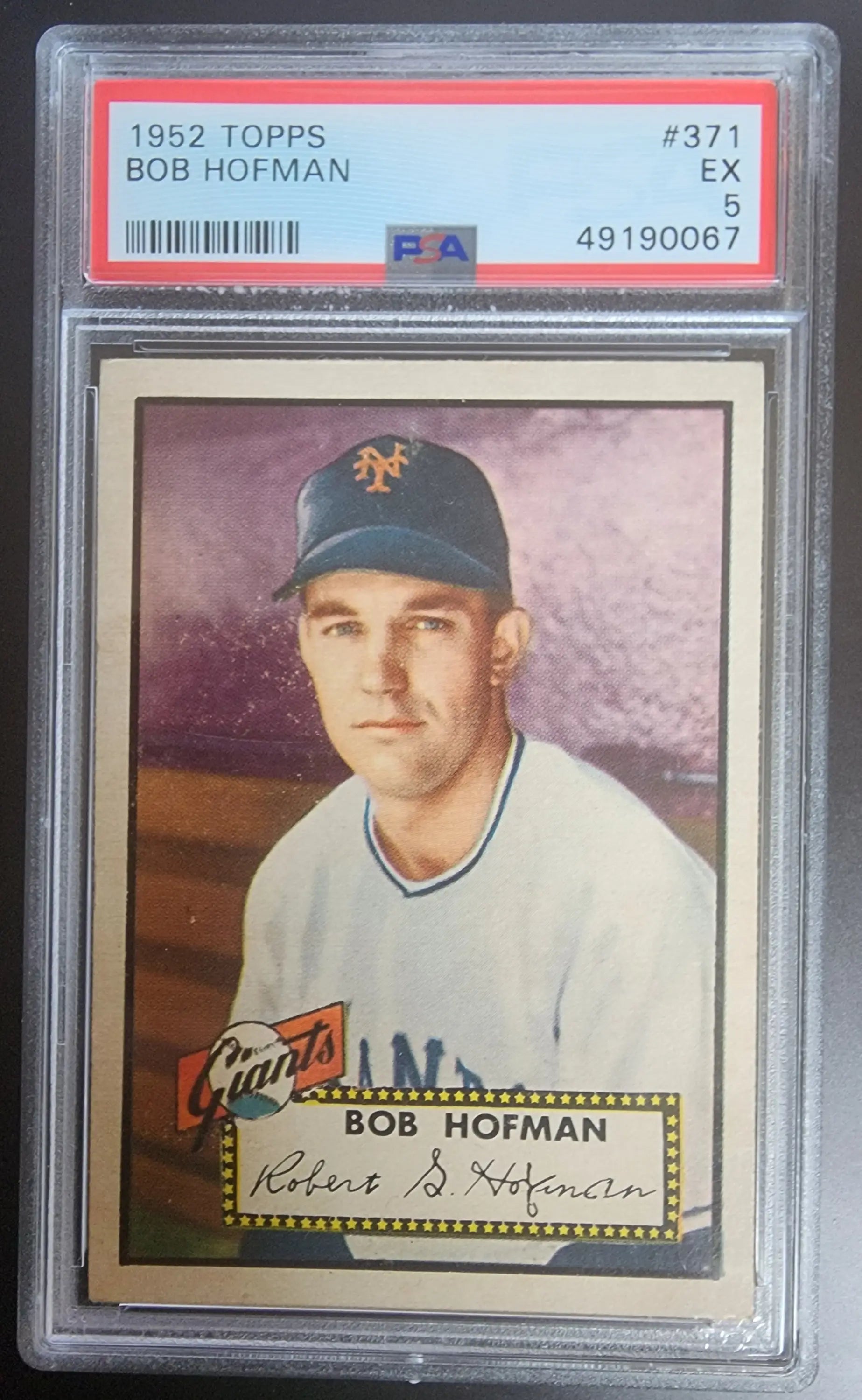 PSA-graded Bob Hofman 1952 Topps #371 baseball card in protective case for collectors