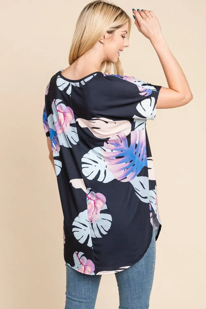 Navy blue tropical print round neck short sleeve blouse with high-low hem for BOMBOM T-Shirt