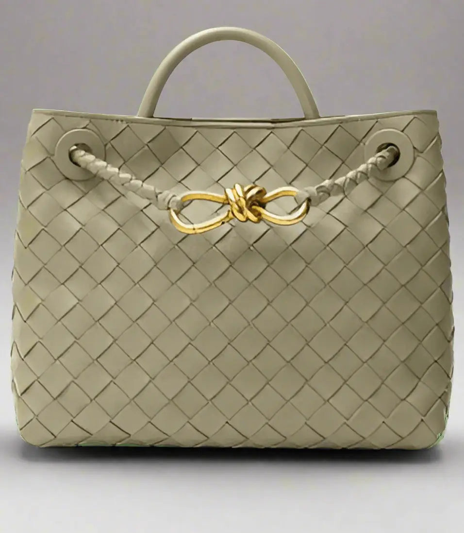 Bottega Veneta GREEN LEATHER HANDBAG - Handbags