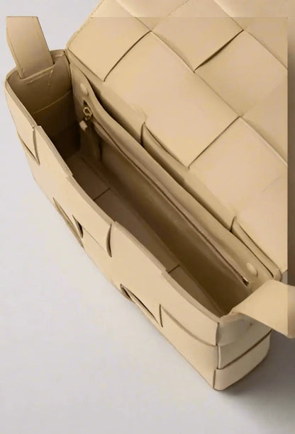 Bottega Veneta women’s BEIGE LEATHER HANDBAG - Handbags