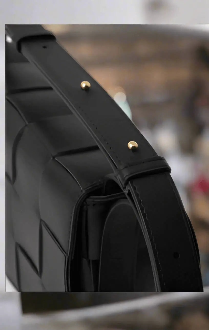 BOTTEGA VENETA women’s BLACK LEATHER HANDBAG ITALY - Handbags