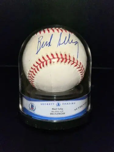 Bud Selig signed Official Major Baseball in display case with Beckett COA