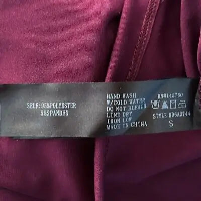 Maroon dress with care label, size small, elegant party dress for women