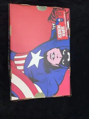 Box with comic book-style Captain America illustration from Marvel Super Heroes Collector Set