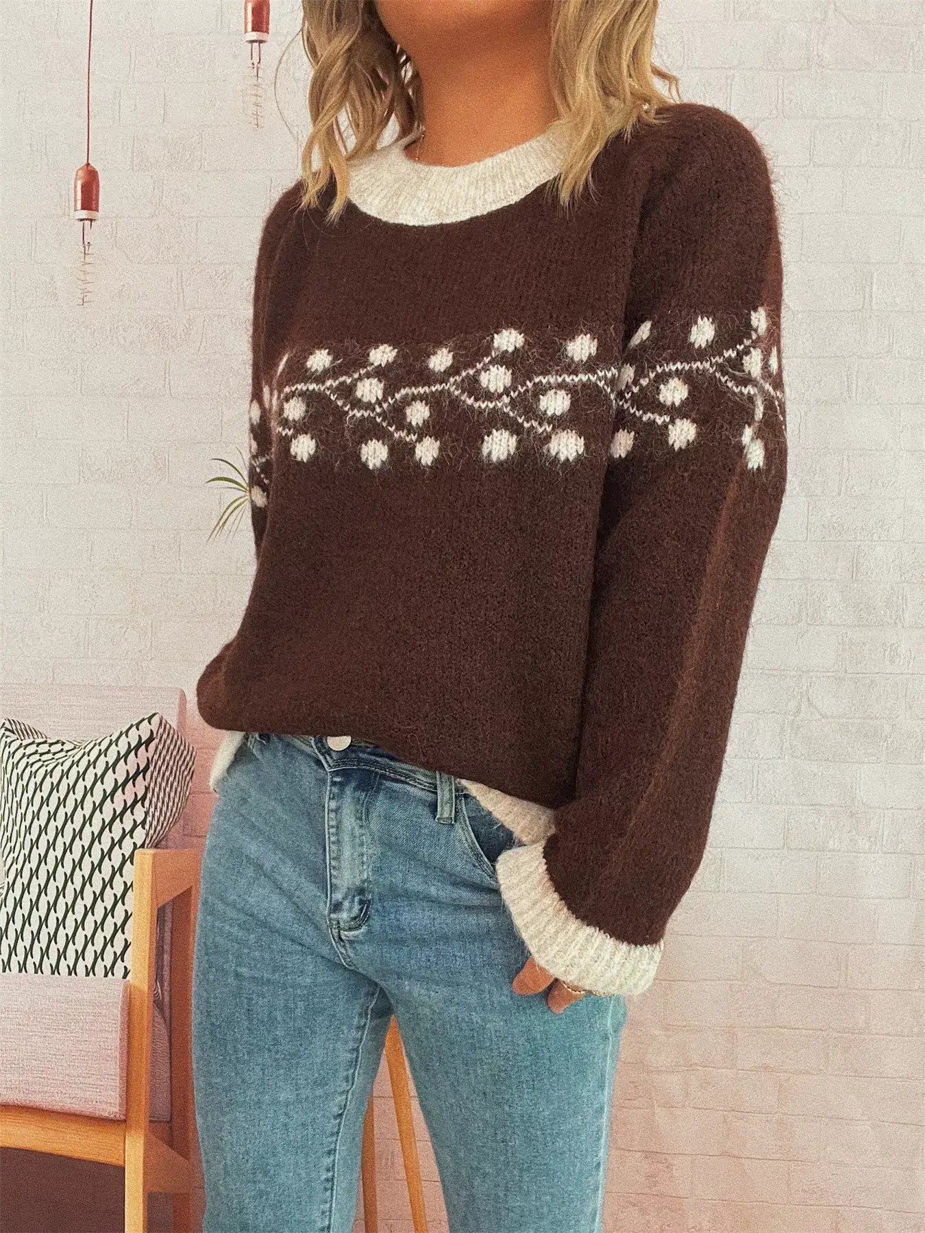 Contrast Hem Round Neck Sweater