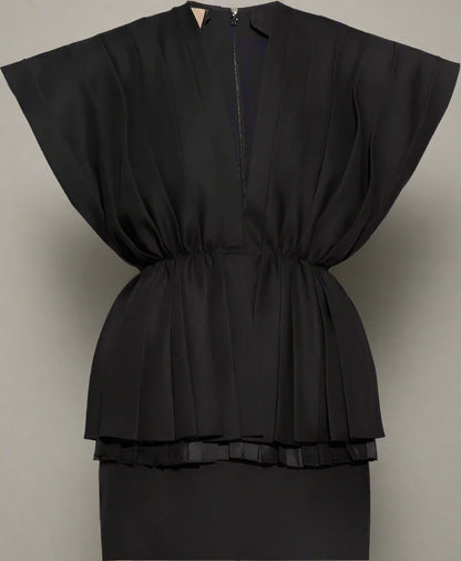 GUCCI Black Pleated Dress with Slip Pockets – Luxury Style