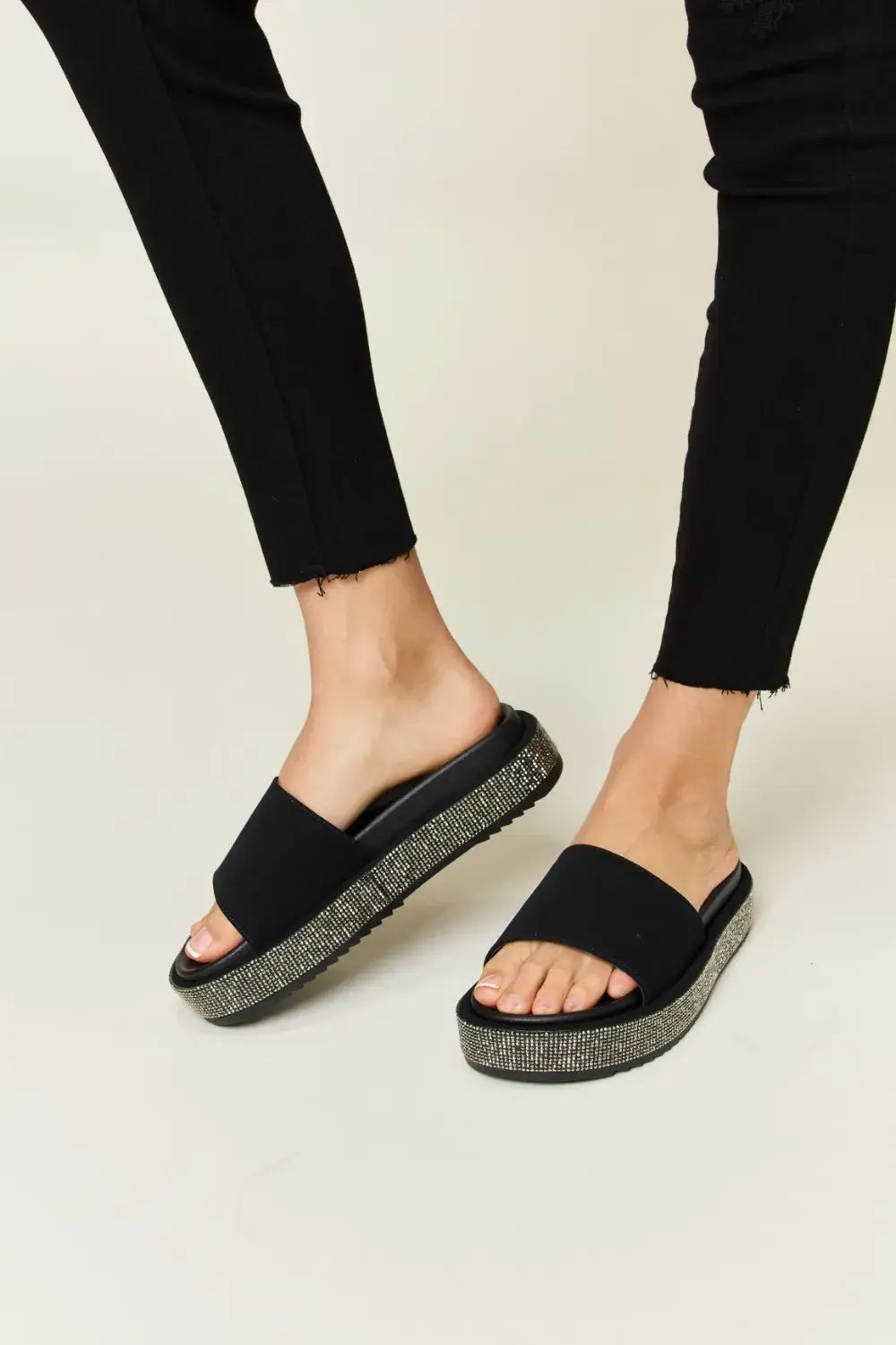 Forever Link Open Toe Rhinestone Platform Sandals - Black / 6