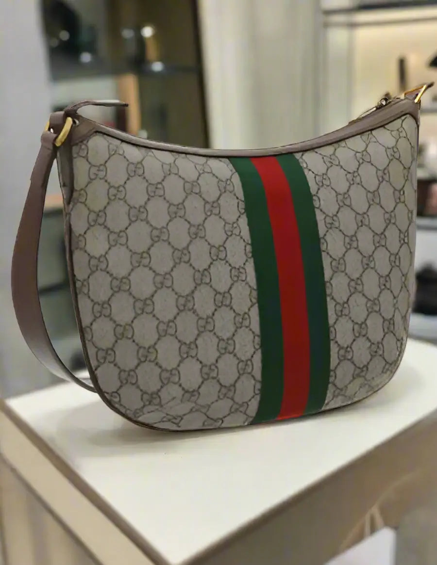 GUCCI LOGO SHOULDER BAG - Shoulder Bag