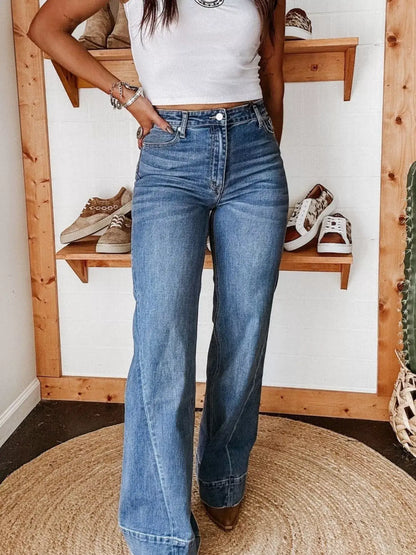 High-Waisted Wide Leg Jeans - Light Blue / S