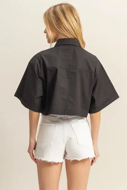 HYFVE Front Pockets Poplin Collared Neck Crop Shirt