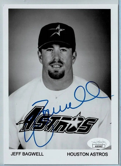 Signed Jeff Bagwell baseball card from Houston Astros Team Issue with JSA authenticity