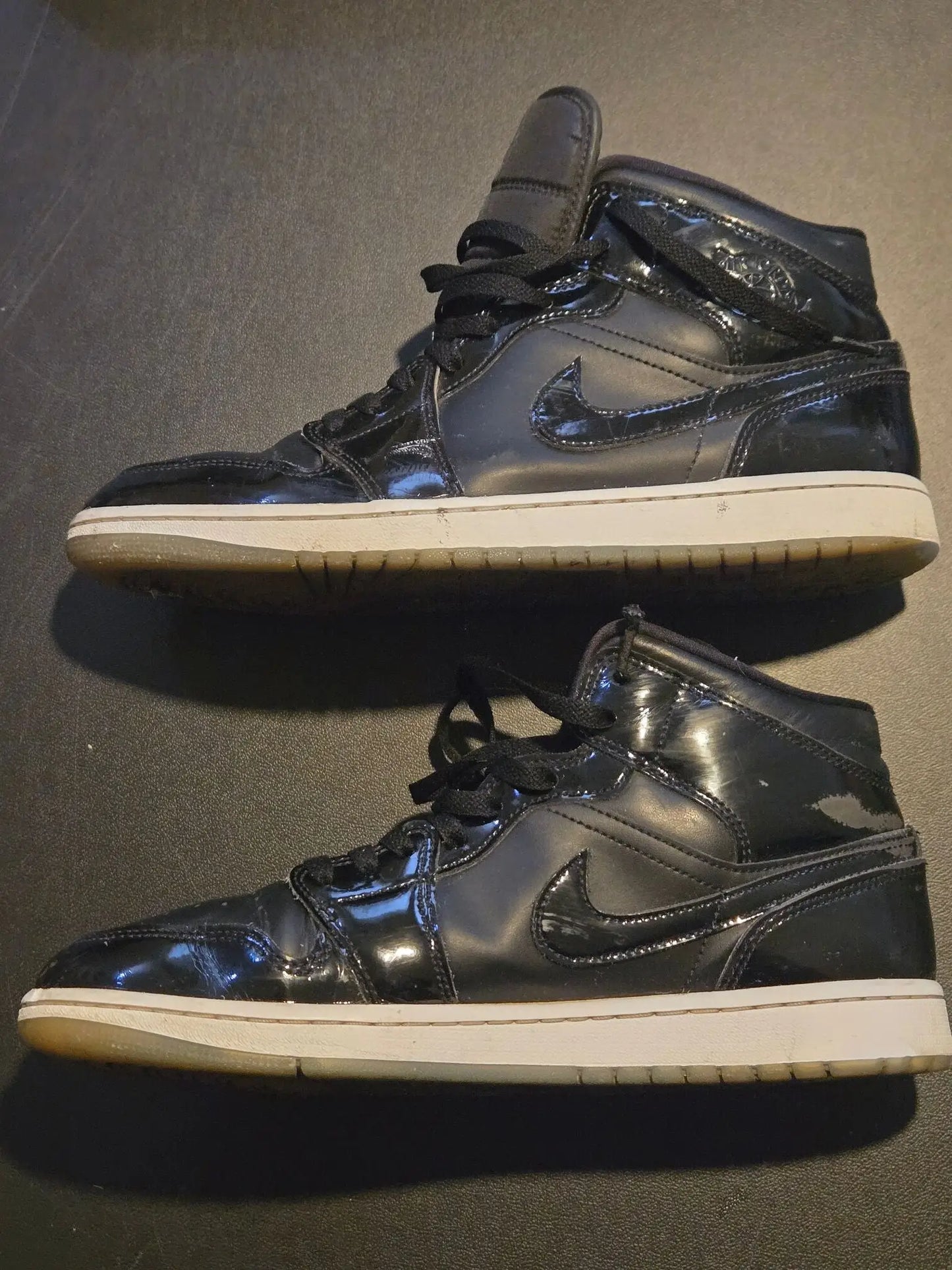 Black patent high Jordan shoes mens Air Jordan 1 Jumpman sneakers with white midsoles