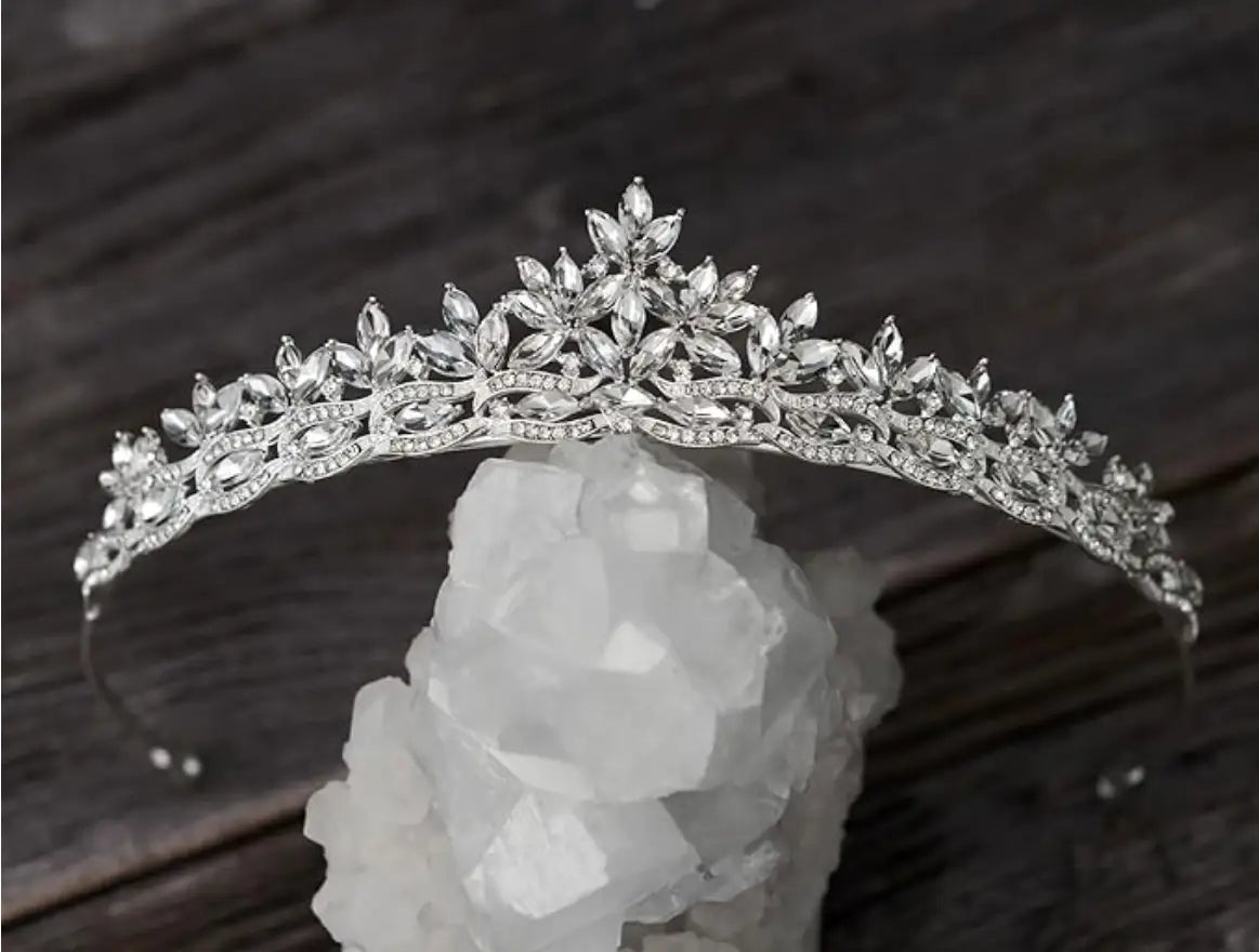 LAST ONE! SweetV Accessories Petite Silver Tiara Women’s Bridal Gatsby Formal Events - tiara