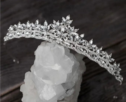 LAST ONE! SweetV Accessories Petite Silver Tiara Women’s Bridal Gatsby Formal Events - tiara