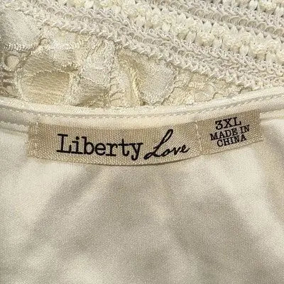 Liberty Love women’s sleeveless 3XL flowy lace-trimmed top for casual summer style