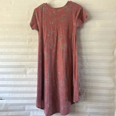Pink short-sleeved scoop-neck knee-length dress with abstract print for casual wear