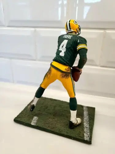 Brett Favre figurine from McFarlane Green Bay Packers NFL series 4 in green jersey