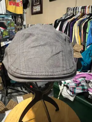 Men’s Gray Stylish Flat Cap with Dark Brim, perfect for classic fashion looks