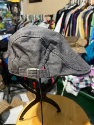 Dark Gray Flat Cap with Adjustable Strap for Men, Stylish Flat Cap Accessory