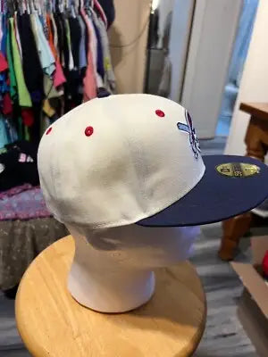 Men’s Pittsburgh Pirates fitted hat with white crown, red eyelets, and navy brim