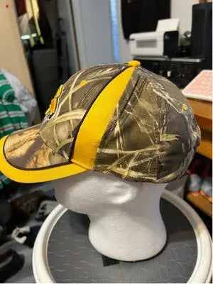 Men’s The Game USM Golden Eagles camo baseball cap with yellow brim and stripe