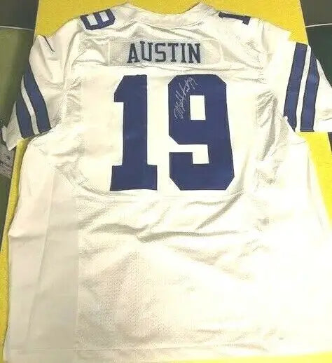 White Dallas Cowboys jersey with blue accents, XXL size, official Miles Austin Nike gear