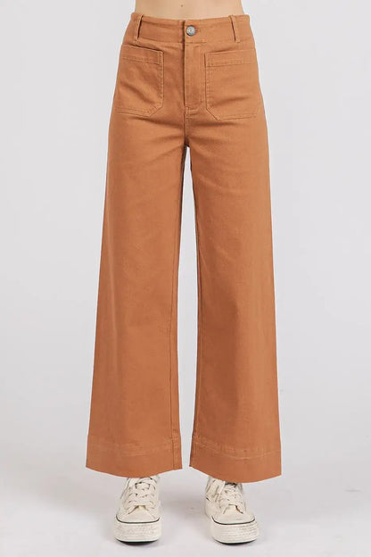 Brown wide leg pants with patch pockets, high-rise, button fly, made of cotton or denim