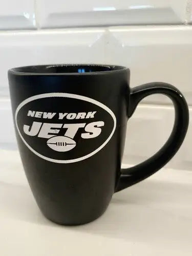 Black New York Jets ceramic coffee mug featuring bistro logo and 16oz capacity