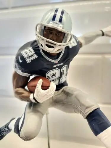 Dallas Cowboys loose action figure of Ezekiel Elliot from NFL McFarlane series