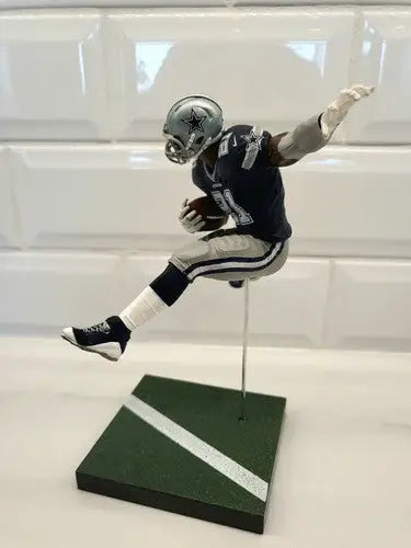 Dallas Cowboys loose action figure featuring Ezekiel Elliott in NFL Mcfarlane series