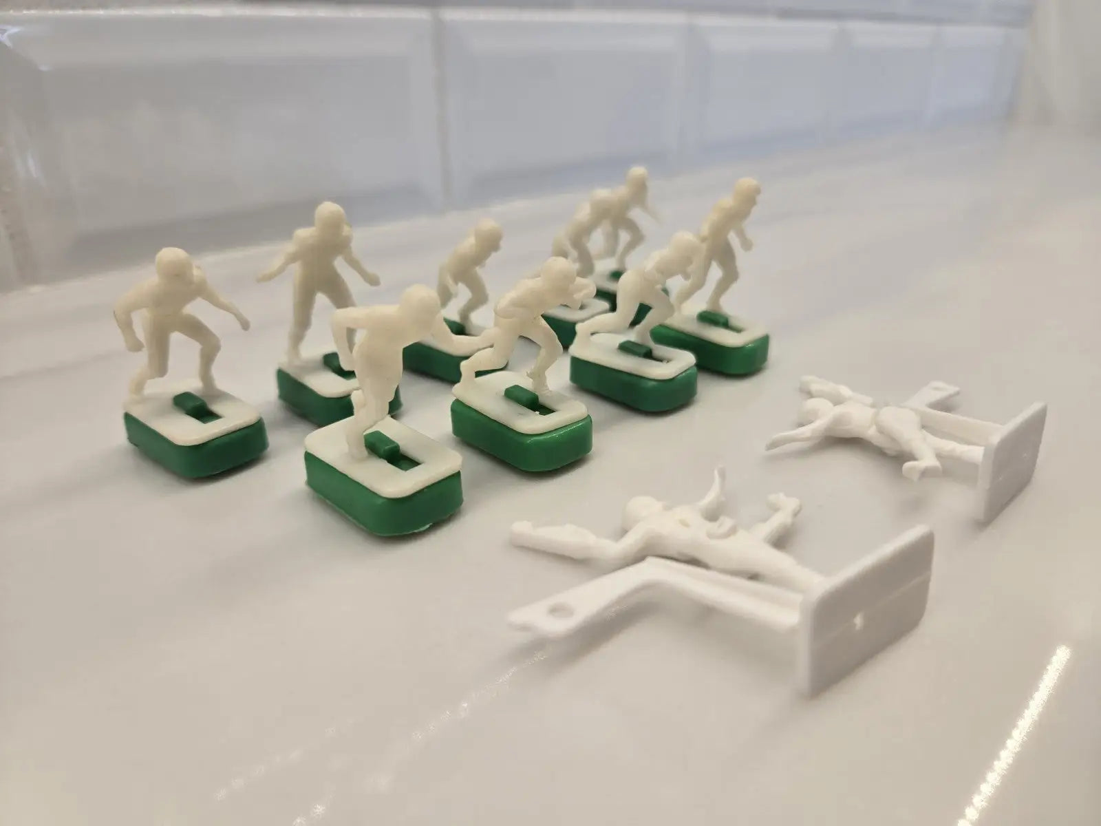 NFL Vtg 1970’s Tudor Unpainted Electronic Football Set 9 Players 2 QB/Kickers