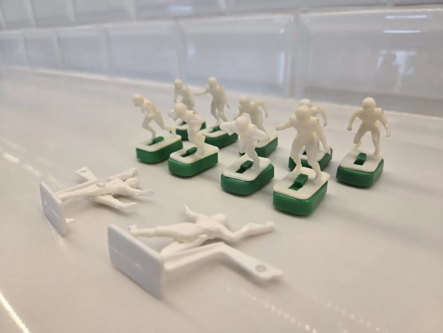 NFL Vtg 1970’s Tudor Unpainted Electronic Football Set 9 Players 2 QB/Kickers