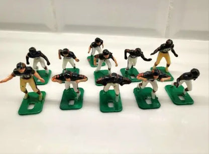 Miniature Chicago Bears electronic football player figurines in NFL Vtg Haiti Tudor set