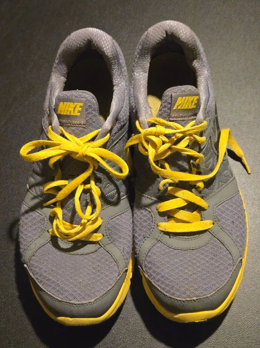 Nike Running Shoes Mens Gray Yellow Lightweight Athletic Sneakers Size 12 - Running Shoes