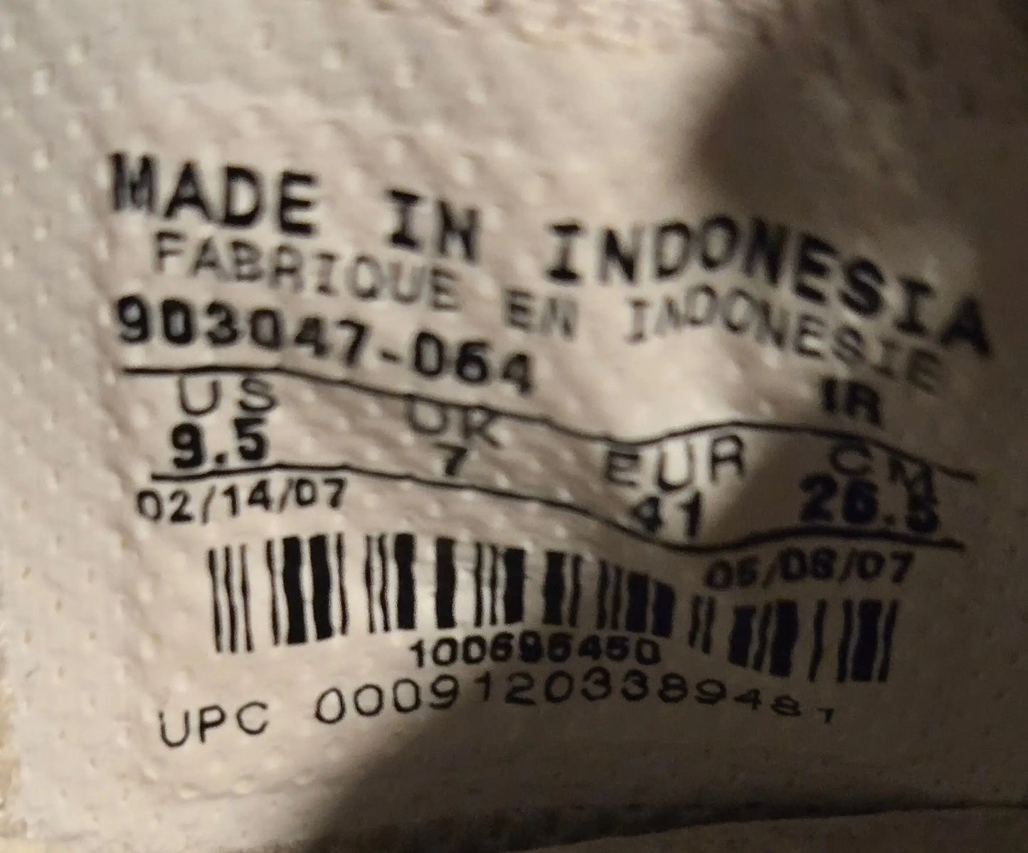 Nike Running Shoes Womens 9.5 White Gray Pink Sneakers 2007 Lightly Worn Comfort - Running Shoes