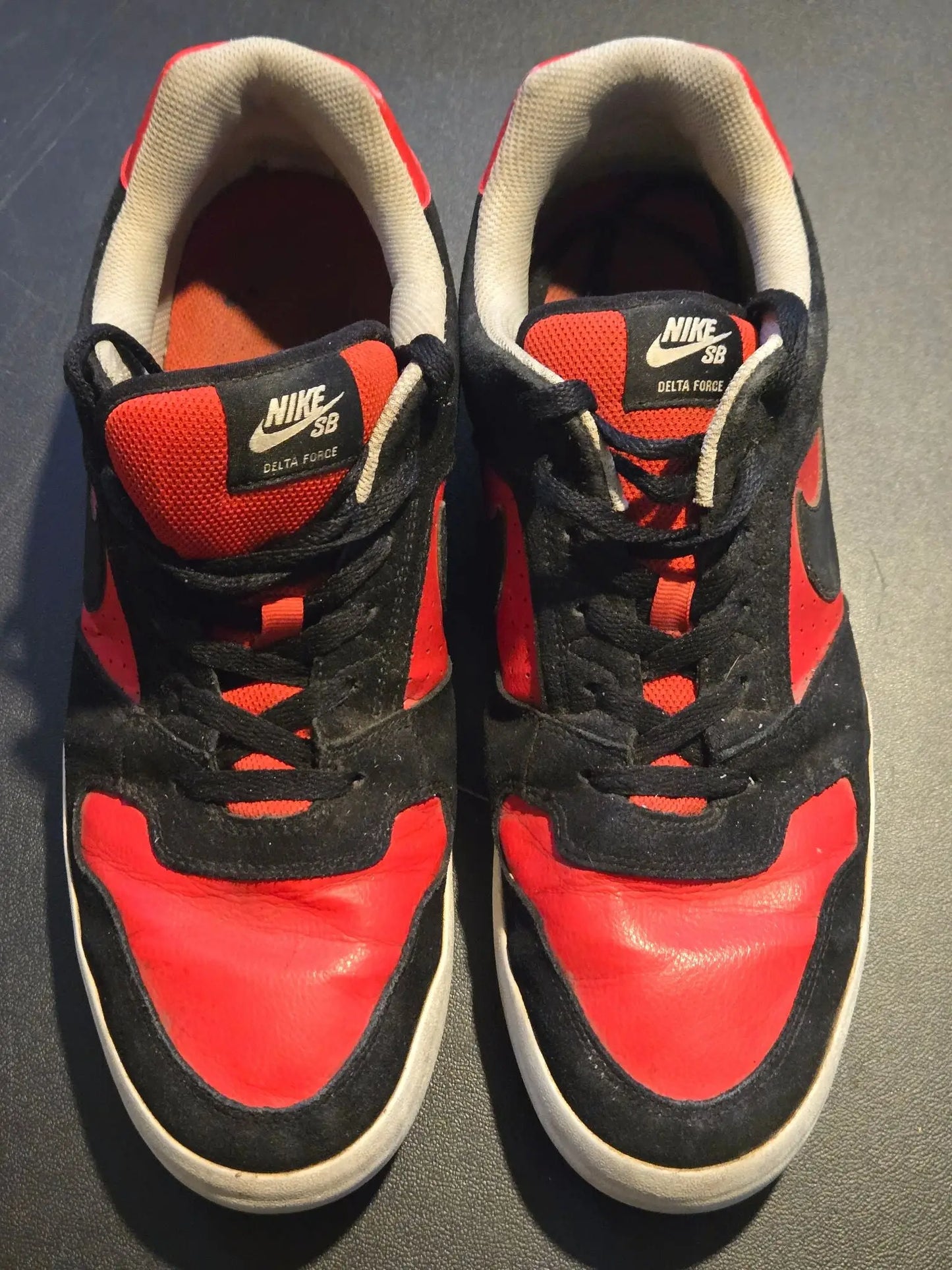 Nike SB Delta Force Mens 13 black red low top skate shoes in suede leather