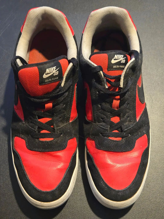 Nike SB Delta Force Mens 13 black red low top skate shoes in suede leather