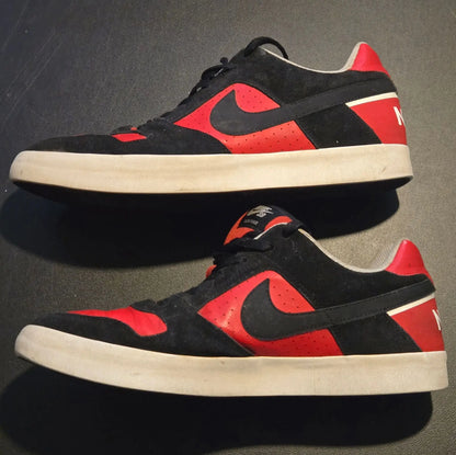 Preowned Nike SB Delta Force Mens black red low top skate shoes with suede leather