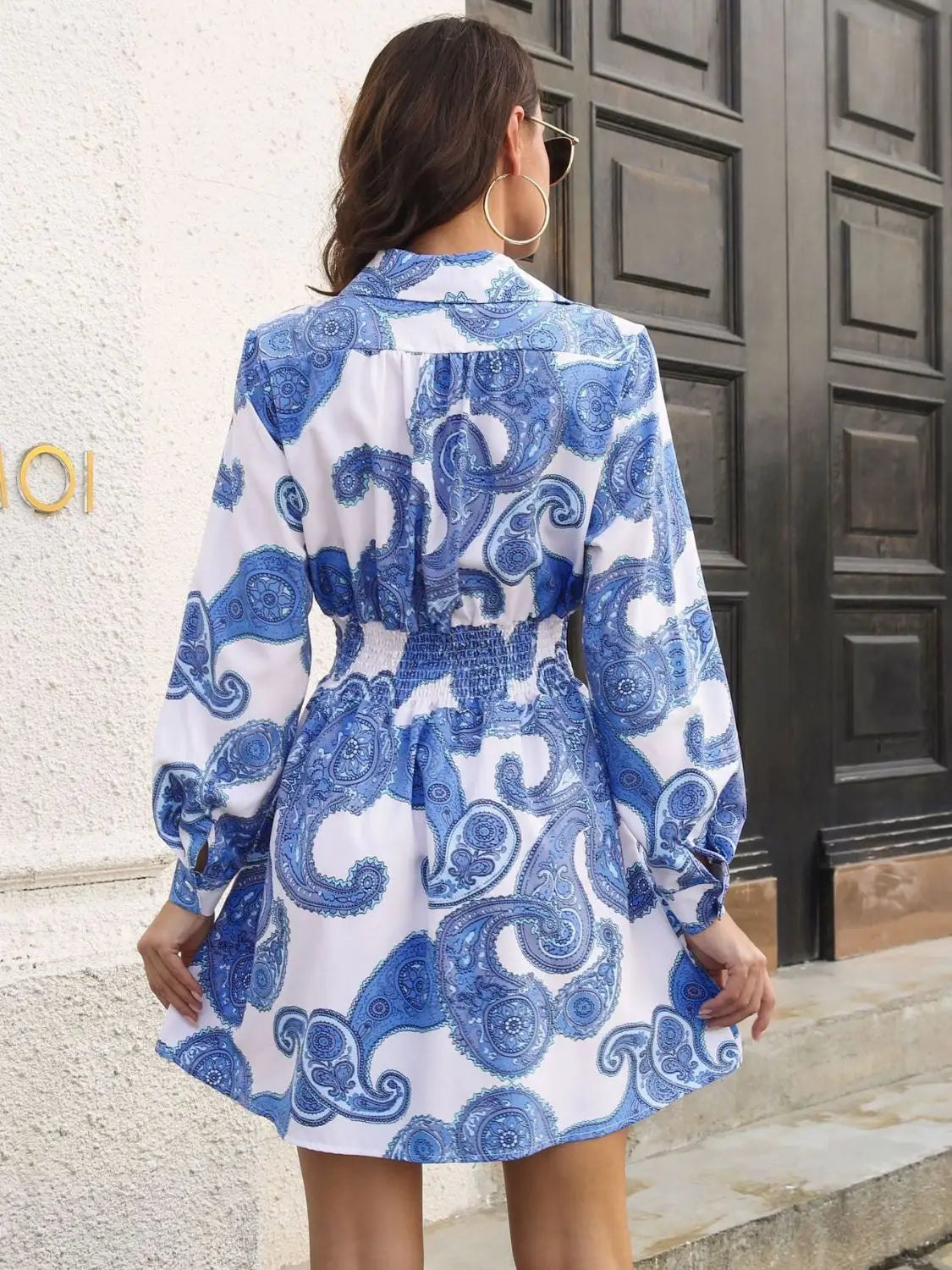 Women’s blue and white paisley print Johnny collar smocked mini dress