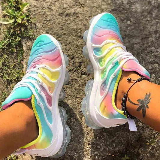 Colorful tie-dye sports shoes with clear air bubble soles for running training fitness