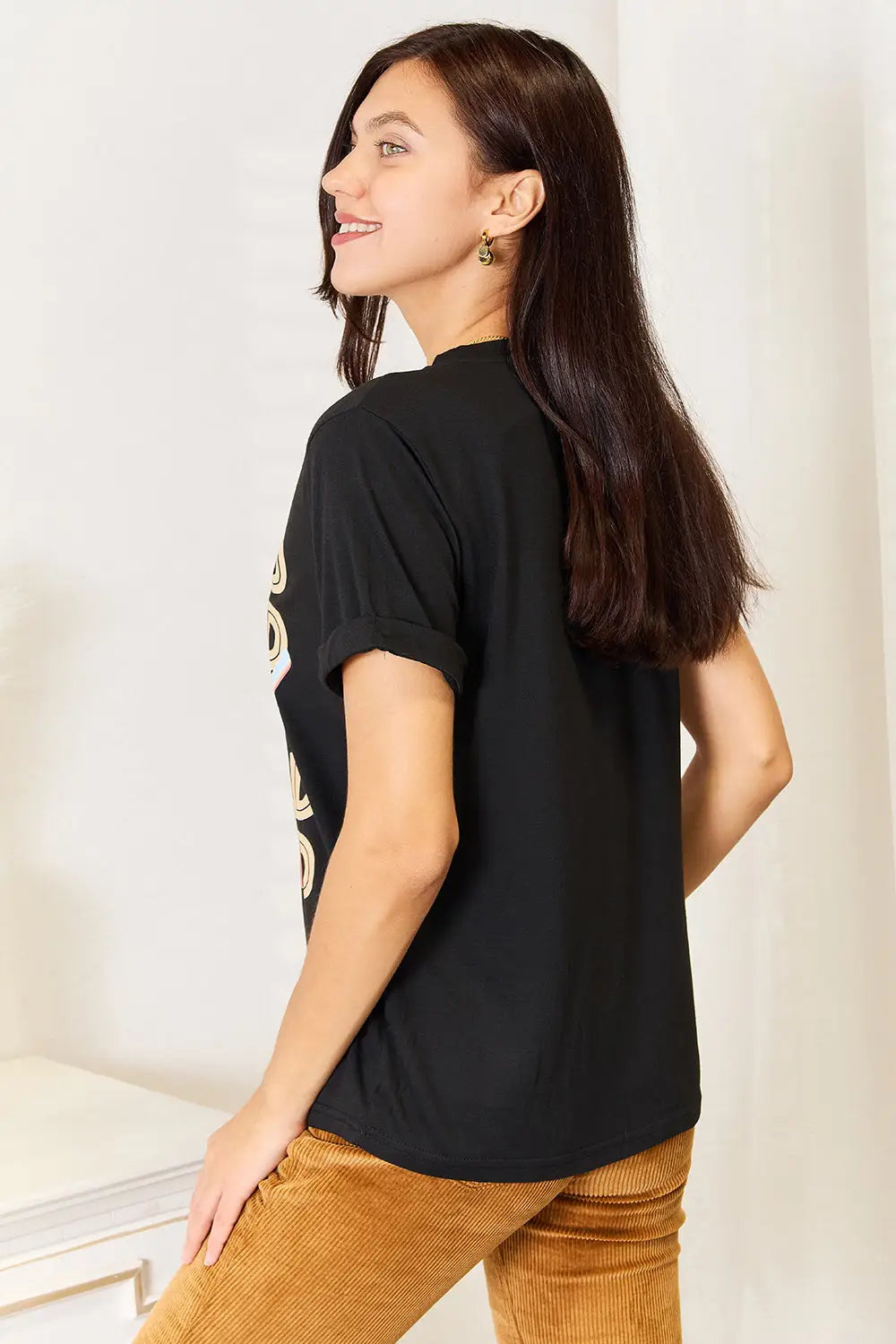 Women’s black short-sleeve T-shirt with round neck and kind graphic print